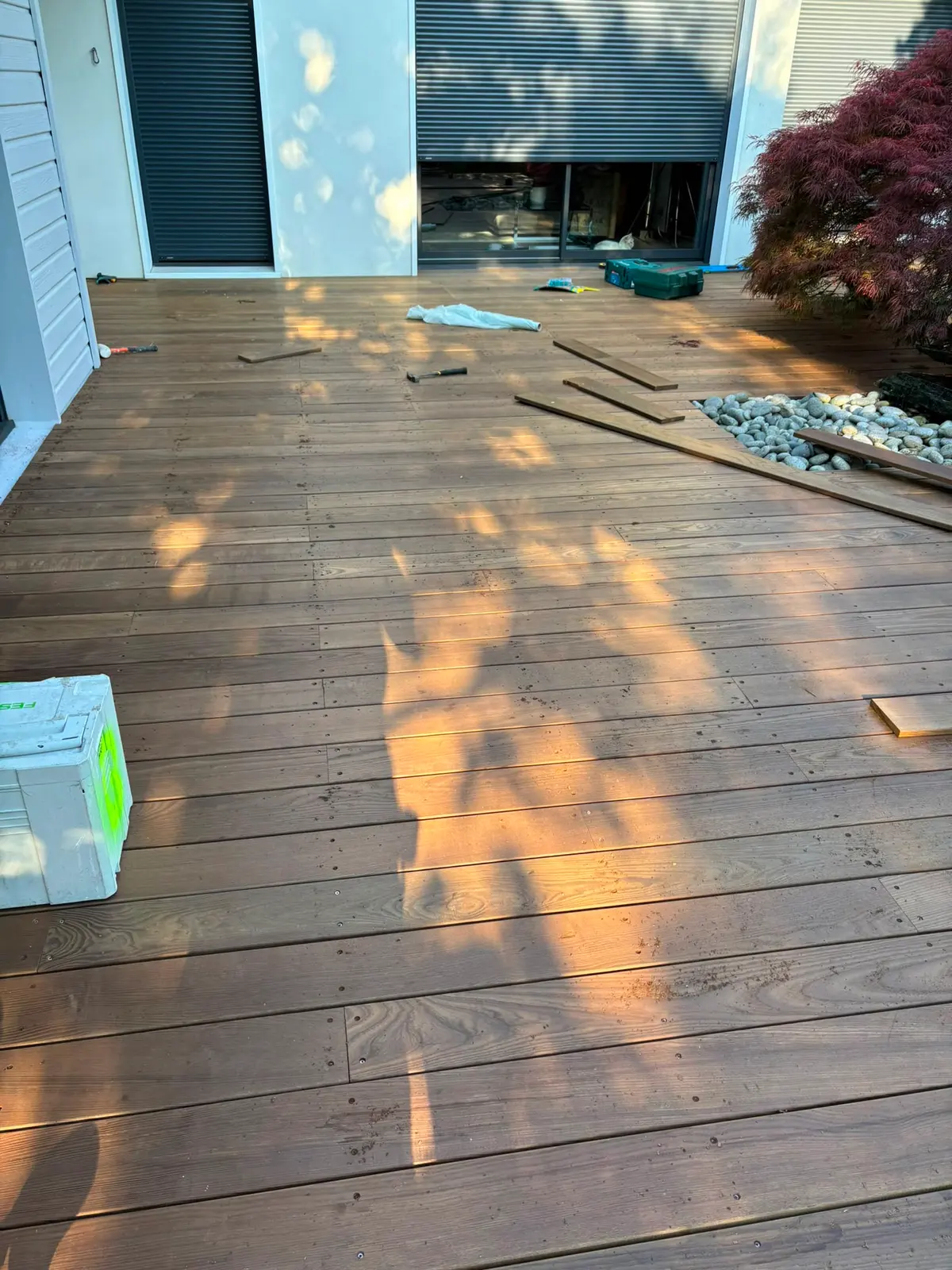 Terrasse en bois exotique rénovée, avant travaux